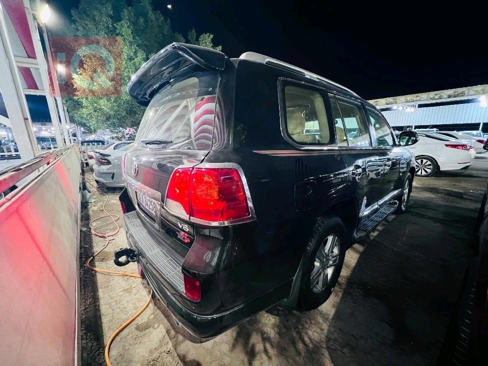 تويوتا لاندكروزر